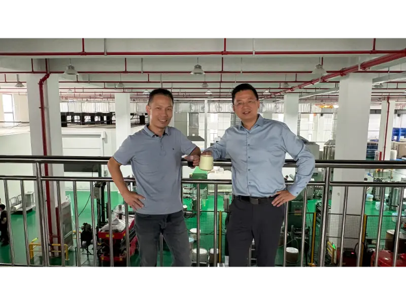 Fu Yiping, R&D Director (Left), and Tommy Xiao, General Manager (Right), pictured at our production workshop.
